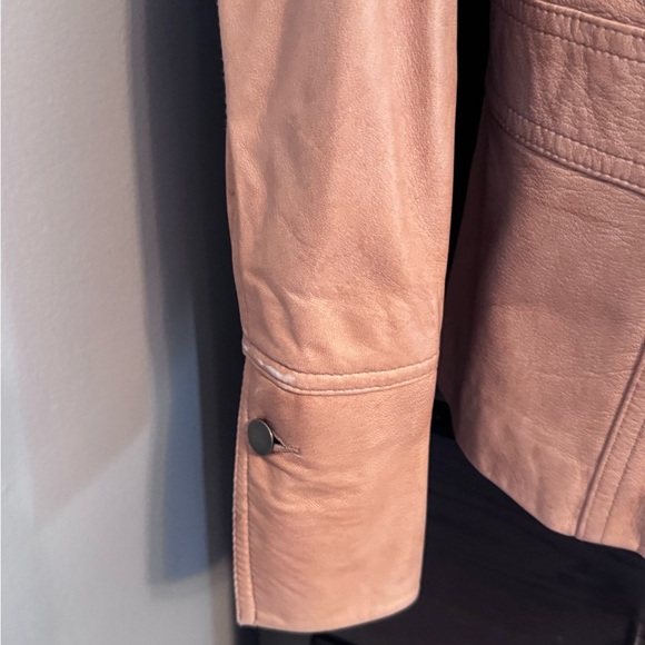 ✨ Gorgeous Vintage Danier Soft Leather Jacket for Women✨ - Picture 7 of 16